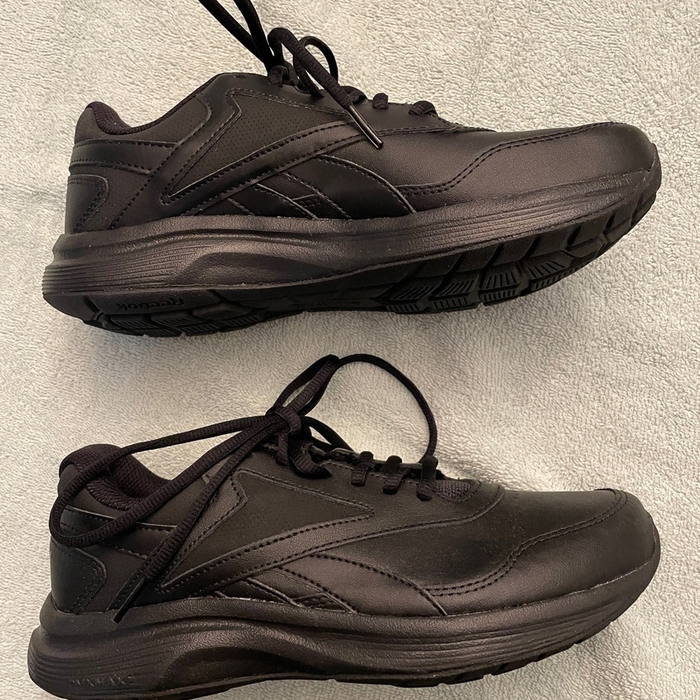 Reeboks walk ultra dmx Max D women’s NWOT - Picture 3 of 8